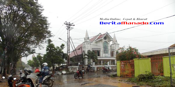 Gedung Gereja Advent di Kelurahan Tikala Baru juga tak luput dari bencana banjir
