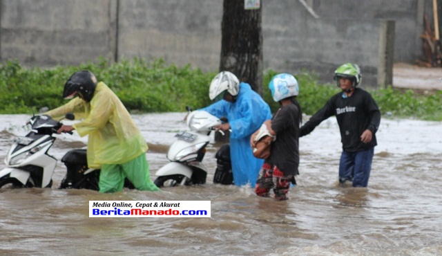 Mogok banjir depan manado internasional school 10