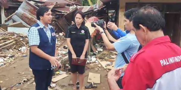 PMI Sulut - James karinda di lokasi bencana, Ranotana Weru Lingkungan 1