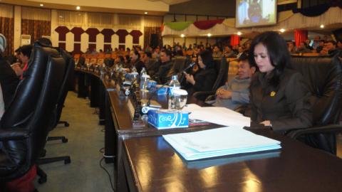 Suasana rapat paripurna (foto beritamanado)