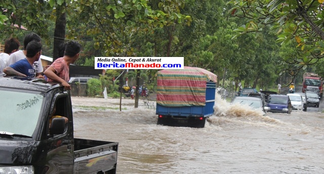 banjir depan mis manado internasional school c