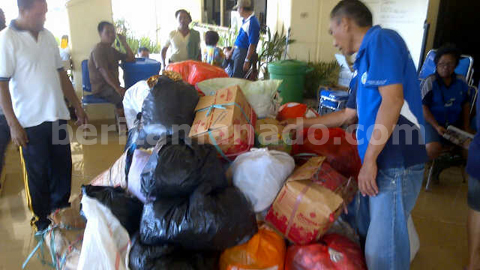Bantuan bencana Manado (foto beritamanado)
