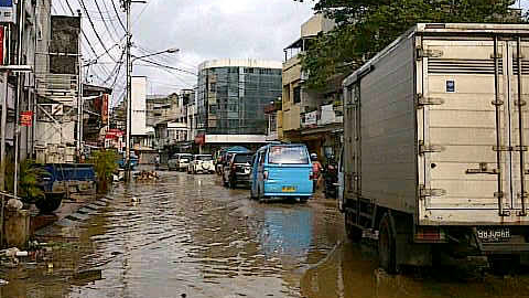 Jalan Walanda Maramis yang kembali tergenang air (foto ist)