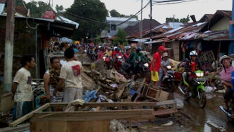 Kondisi salah satu pemukiman setelah banjir (foto ist)