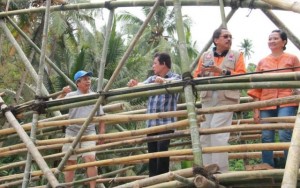 Bupati Sompie Singal dan Deputi BNPB Pantau Jembatan Kuwil 2
