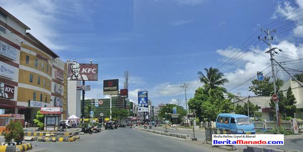Mega Mall jalan Piere Tendean Boulevard, Manado