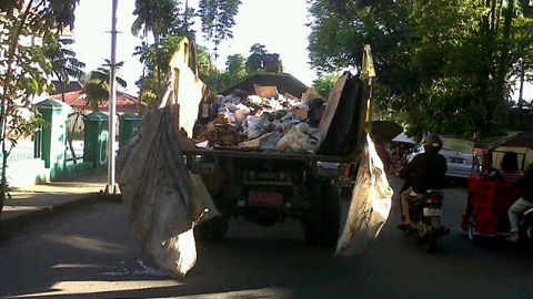 Armada sampah Kota Kotamobagu masih kurang (foto beritamanado)