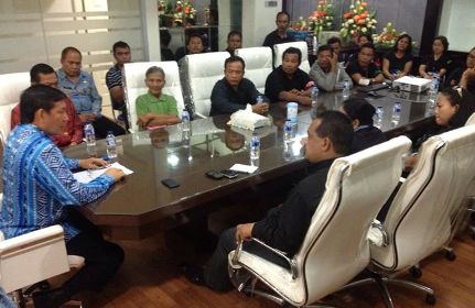 Walikota Maando, ketika berdialog dengan sejumlah perwakilan KPPA Sulut