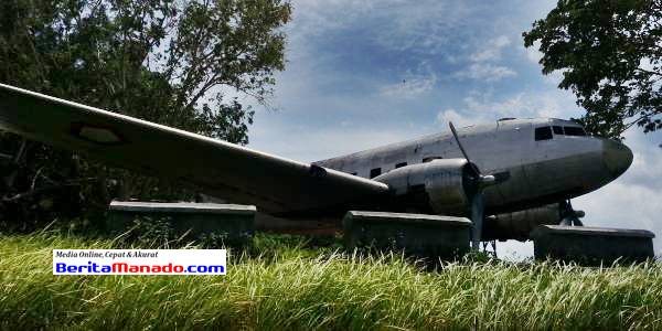 Monumen Trikora - pesawat DC-3