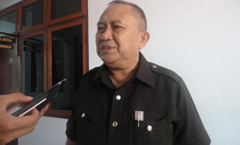 Ketua BK DPRD Sulut, Drs Paul Tirayoh MBA (foto beritamanado)