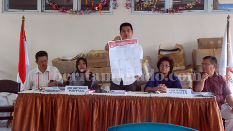 Lima komisariat KPU Kota Bitung ketika mensosialisasikan pencoblosan (foto beritamanado)