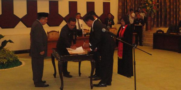 Penandatanganan berita acara (foto beritamanado)