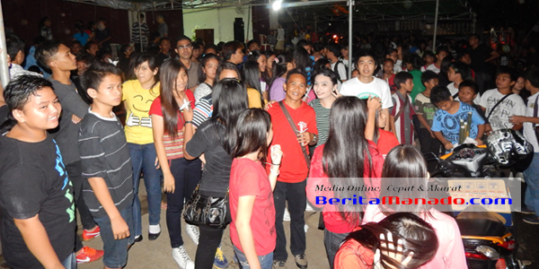 Suasana jalan salib Remaja GMIM Wilayah Manado Timur IV 2
