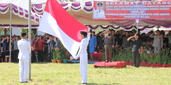 IRUP: Bupati Mitra James Sumendap SH, Irup peringatan Hardiknas di Lapangan Lumentut Desa Silian II, Kecamatan Silian Raya
