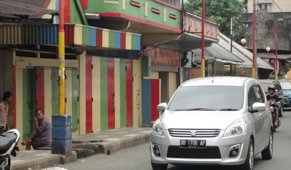 Salah-satu pabrik miras di pusat kota Manado (foto beritamanado)