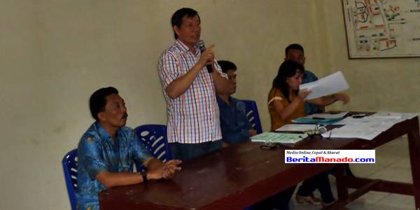 Walikota Manado, Vicky Lumentut saat memberikan penjelasan