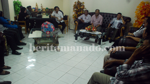 DPRD Kota Gorontalo ketika diterima sejumlah anggota DPRD kota Bitung (foto beritamanado)