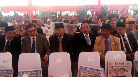 Sondakh ketika menghadiri pelantikan walikota dan wakil walikota Makassar (foto ist)