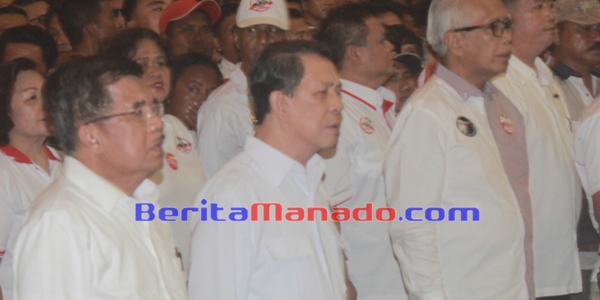 Cawapres Jusuf Kalla Bersama Gubernur SUlut SH Sarundajang