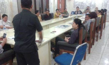 Rapat Pansus Pembahasan LKP Wali Kota Manado2