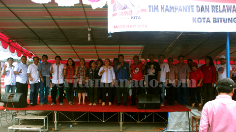 Deklarasi Tim Kampanye dan rewalawan Jokowi-JK Kota Bitung (foto beritamanado)