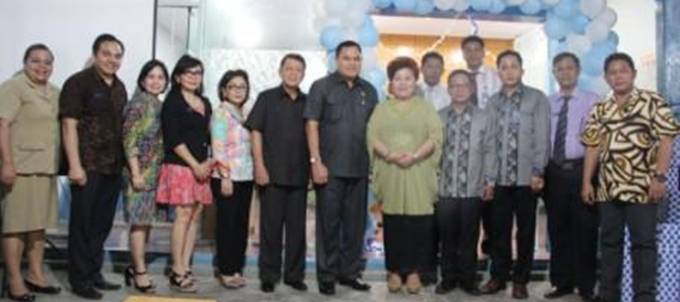 Foto bersama Bupati dan wakil bupati sangihe, ketua DPRD Sangihe