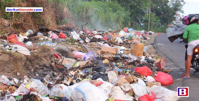Tempat Sampah di Jalan SBY II Minut 2