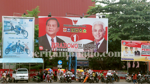 Baliho Prabowo-Hatta di Pusat Kota Bitung (foto beritamanado)