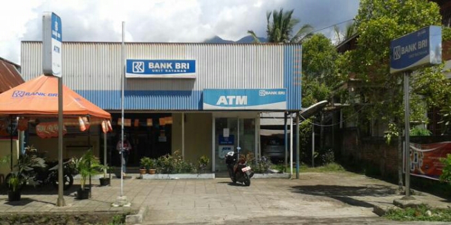 OBJEK PAJAK: Neon Box Bank BRI Ratahan Ini Ternyata Tidak Dilaporkan ke Pemkab Mitra (foto ist)
