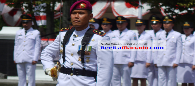 Komandan Upacara HUT RI Ke-69 Mayor Marinir Bakti Dasasasi Penanggungan selaku Komandan Batalion Marinir Bitung