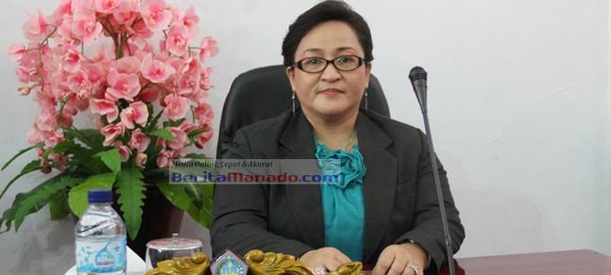 Sekretaris DPRD Sangihe Novi Julintiana SH,MM