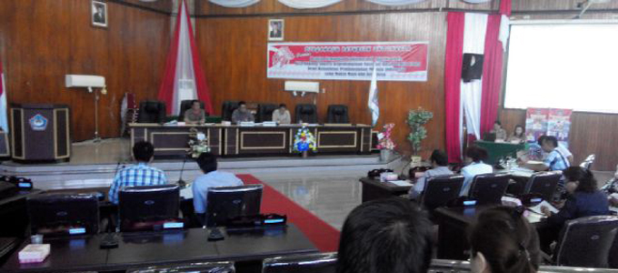 Rapat perdana 30 anggota DPRD Kota Bitung (foto beritamanado)