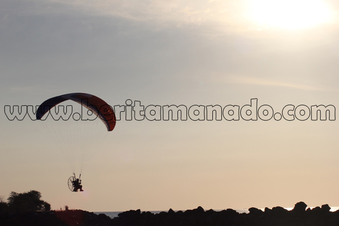 Paramotor Powered Paragliding di Langit Manado 1