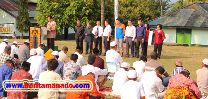 Bupati Sompie Singal dan PT MMP di Sholat Ied Hari Raya Idul Adha 1