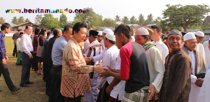 Bupati Sompie Singal dan PT MMP di Sholat Ied Hari Raya Idul Adha 5