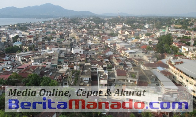 Kepadatan pemukiman dan pertokoan di Kota Manado