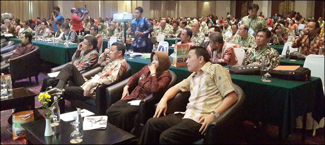 Walikota Tomohon Jimmy Eman saat menghadiri Indonesia Healthy City Conference & Expo 2014 di Bali.