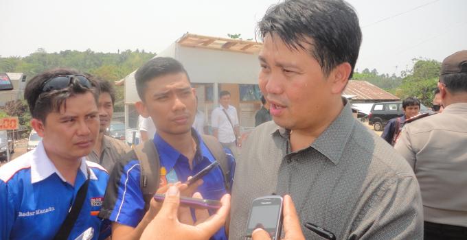 Ketua DPRD Sulut Steven Kandouw diwawancarai (foto beritamanado)