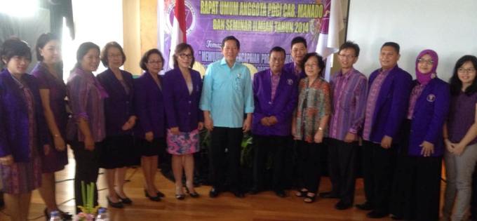Wali Kota Vicky Lumentut membuka Kegiatan PDGI Cabang Manado 2
