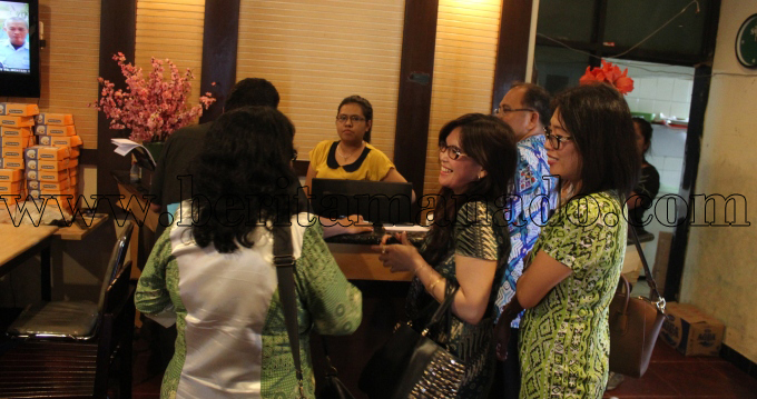 Pemkot Manado Sidak kepengurusan ijin rumah makan di Kota Manado RM Raja Oci 1