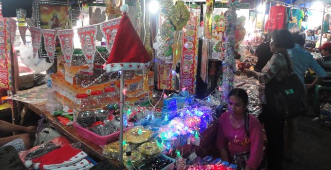 Bazar ornamen Natal