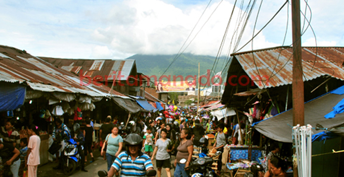 Pasar Girian (foto beritamanado)