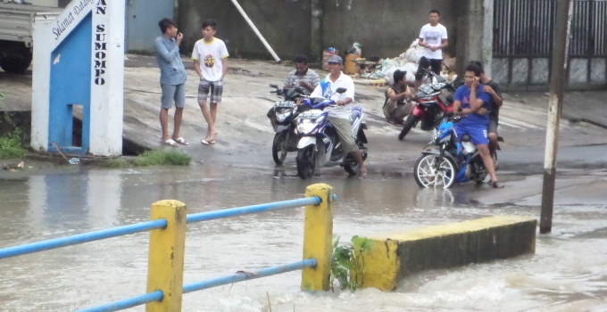 Banjir di Kelurahan Tuminting Manado (3)