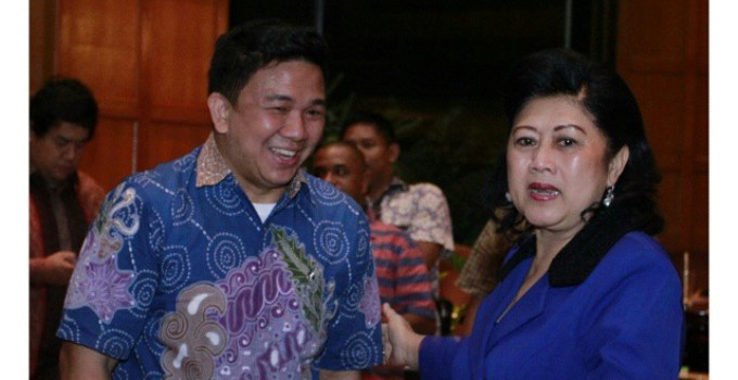 Jackson Kumaat dengan Ibu Ani Yudhoyono