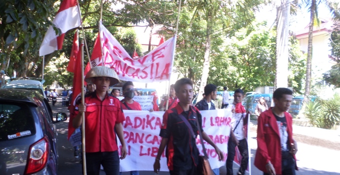 Demo GMNI Peringati Harlah Pancasila