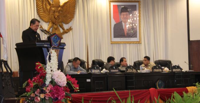 Pertanggungjawaban APBD 2014 Sarundajang dan pimpinan dewan
