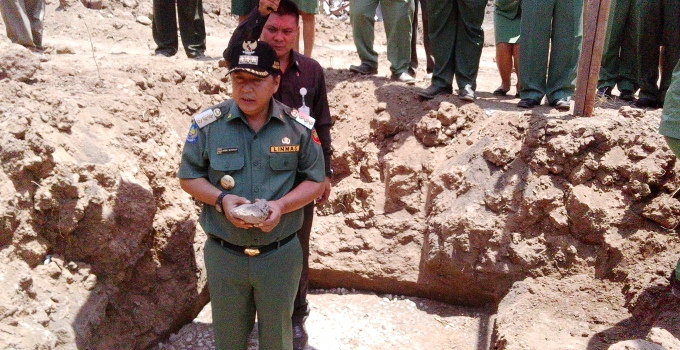 james sumendap letakan batu pertama pembangunan RSUD Mitra