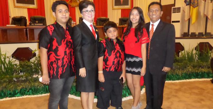 Paripurna PAW, Lucia Taroreh bersama keluarga