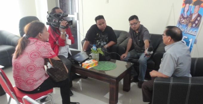 Dekan Fisip Bersama Wartawan