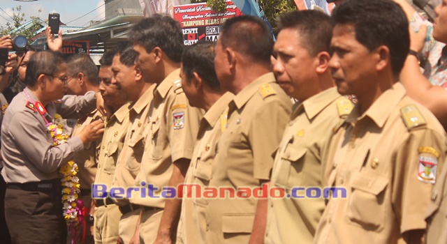 Penyematan Pin Kampung Bebas Miras Oleh Kapolda Sulut Brigjen Pol Drs Wilmar Marpaung SH